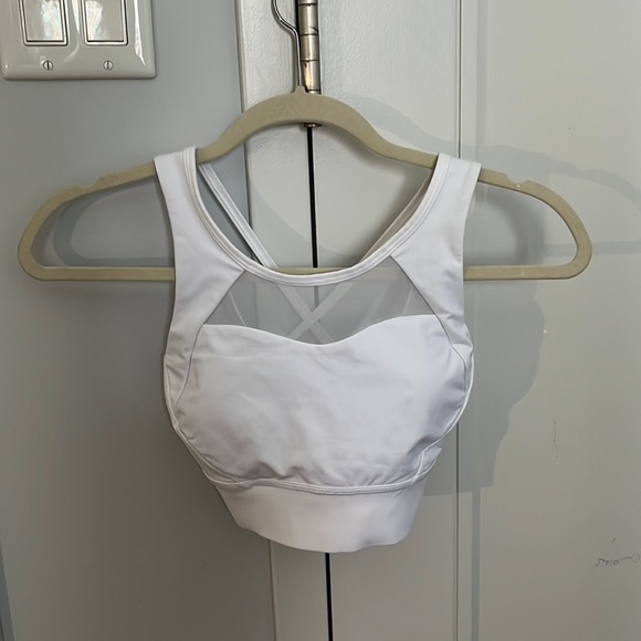 lululemon athletica Other - Lululemon white gym top, with removable light pad, size 4